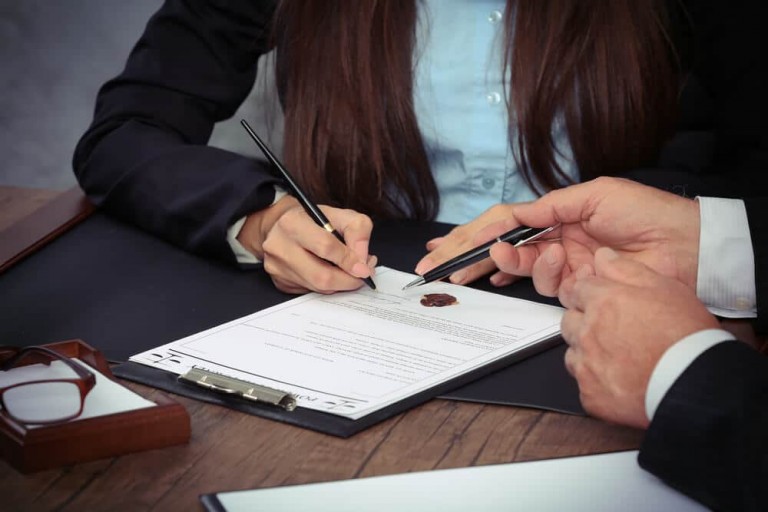 Mua nhà sổ chung công chứng vi bằng có an toàn? Những lưu ý khi giao dịch